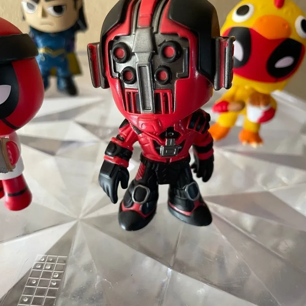 Funko Mystery Minis Lot Sakaarian Deadpool Marvel lot of 6 figures